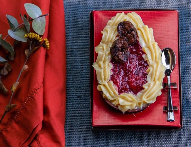 Brownie com ninho e geléia artesanal de frutas vermelhas